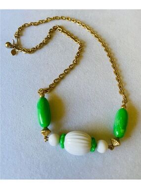 Vintage AVON Green White Plastic Gold Tone Bead Necklace 20"